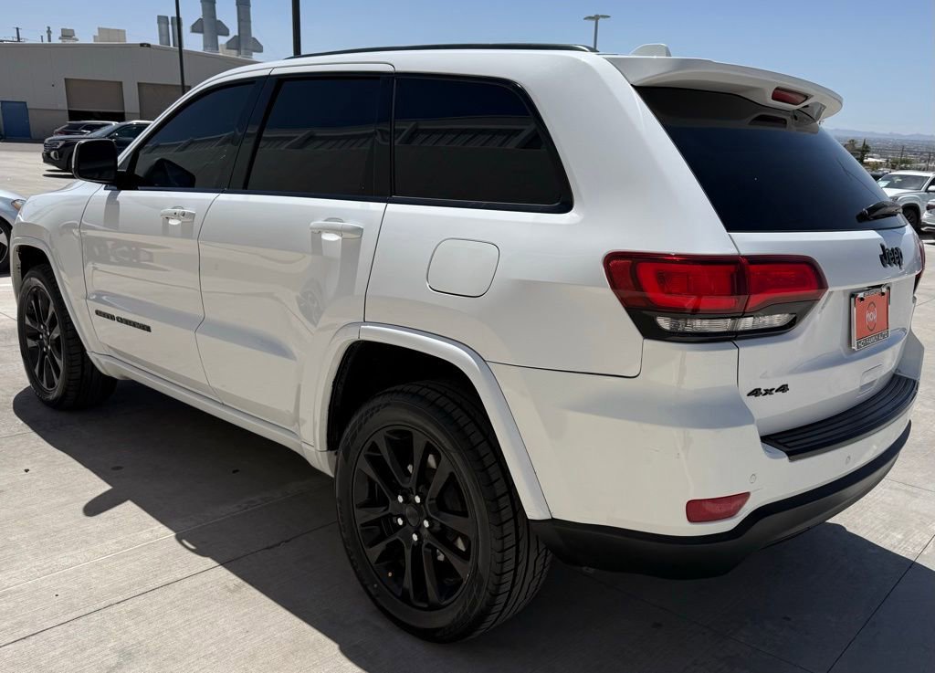Used 2018 Jeep Grand Cherokee Altitude AWD/4WD image 9