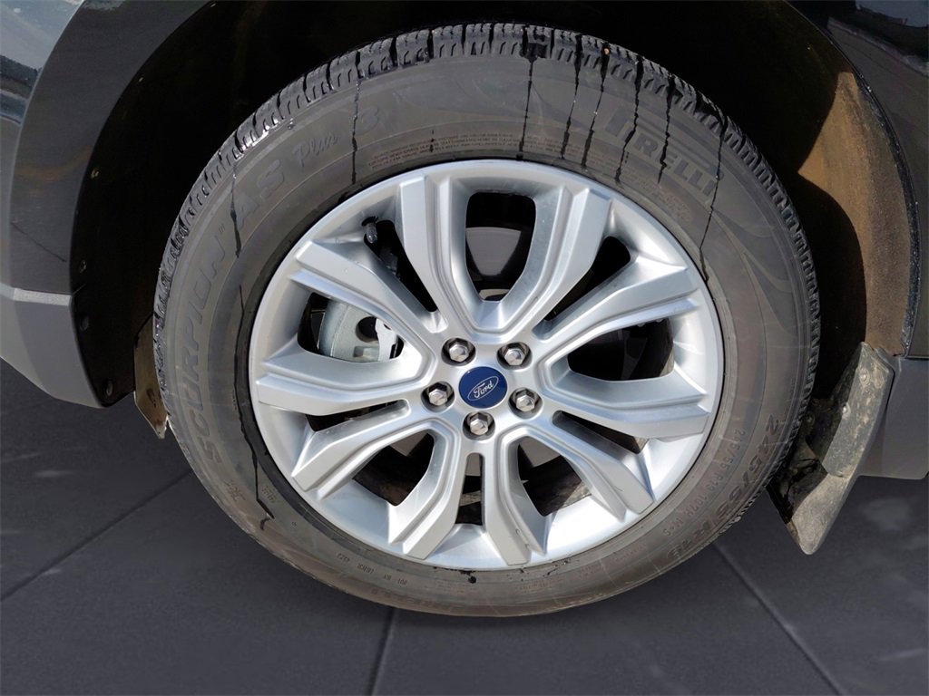 Used 2020 Ford Edge Titanium w/ Class II Trailer Tow Package image 14