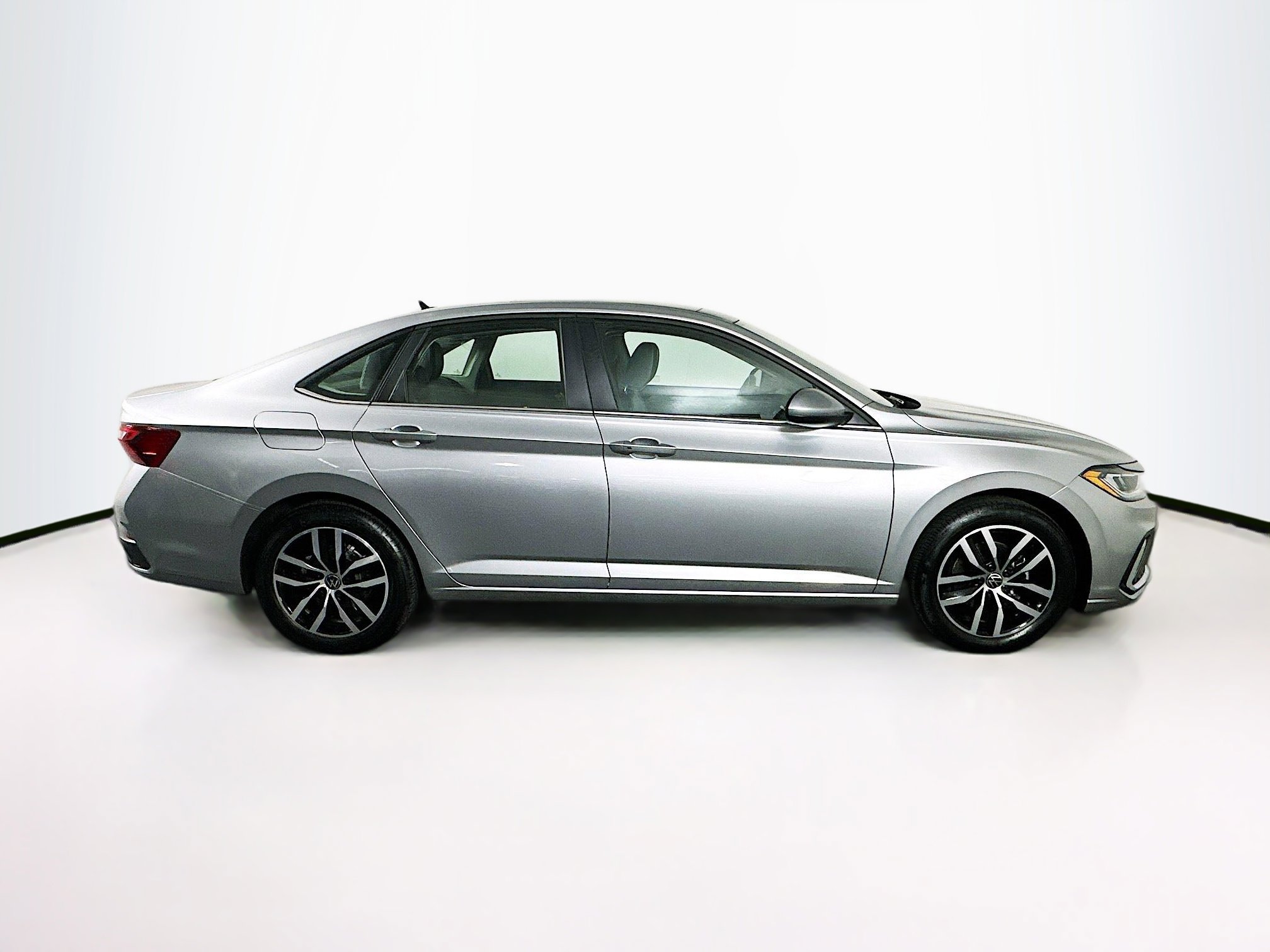 Used 2025 Volkswagen Jetta SE image 10