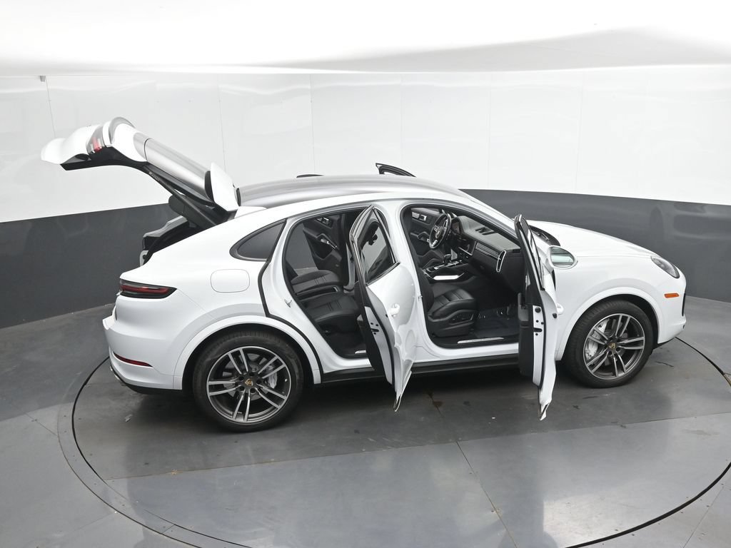Used 2023 Porsche Cayenne Turbo AWD/4WD image 51