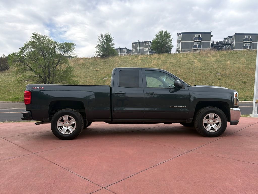 Used 2018 Chevrolet Silverado 1500 LT AWD/4WD image 8