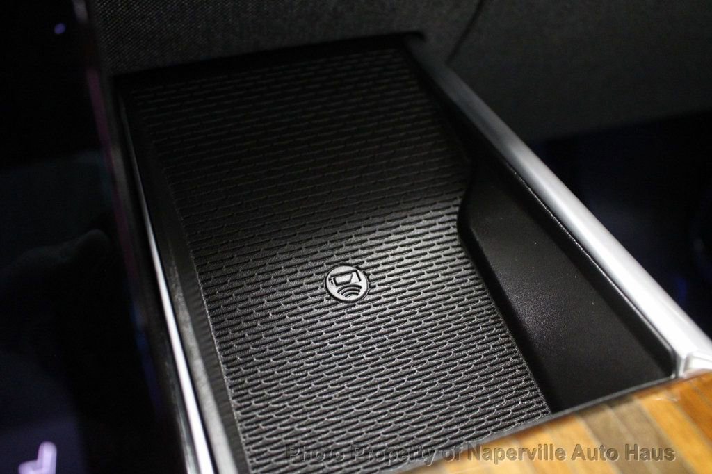 Used 2025 Cadillac Escalade ESV Sport Platinum w/ LPO, ONYX Package image 37