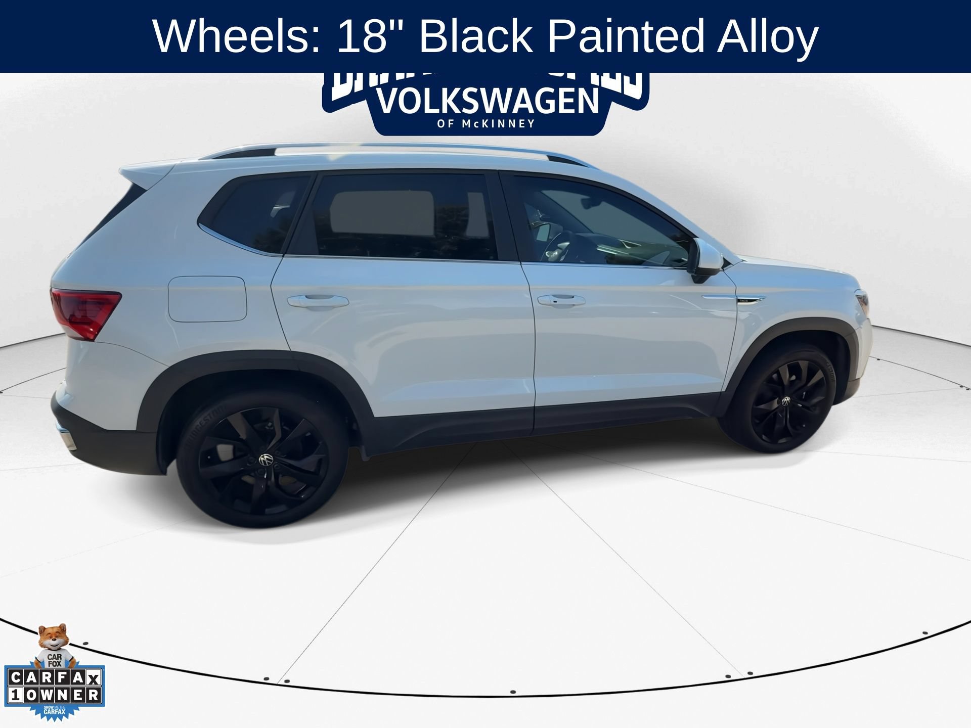 Used 2023 Volkswagen Taos SE w/ Panoramic Sunroof Package FWD image 9