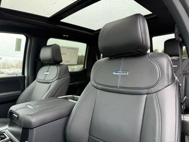 New 2026 Ford F450 4x4 Crew Cab Super Duty image 17