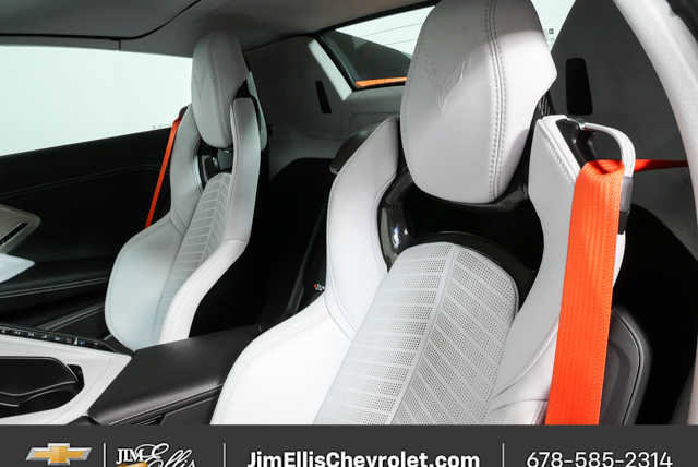 Used 2022 Chevrolet Corvette Stingray Premium Conv w/ Z51 Performance Package RWD image 5
