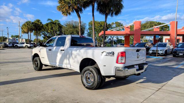 Used 2022 RAM 3500 Tradesman w/ Chrome Appearance Group image 4
