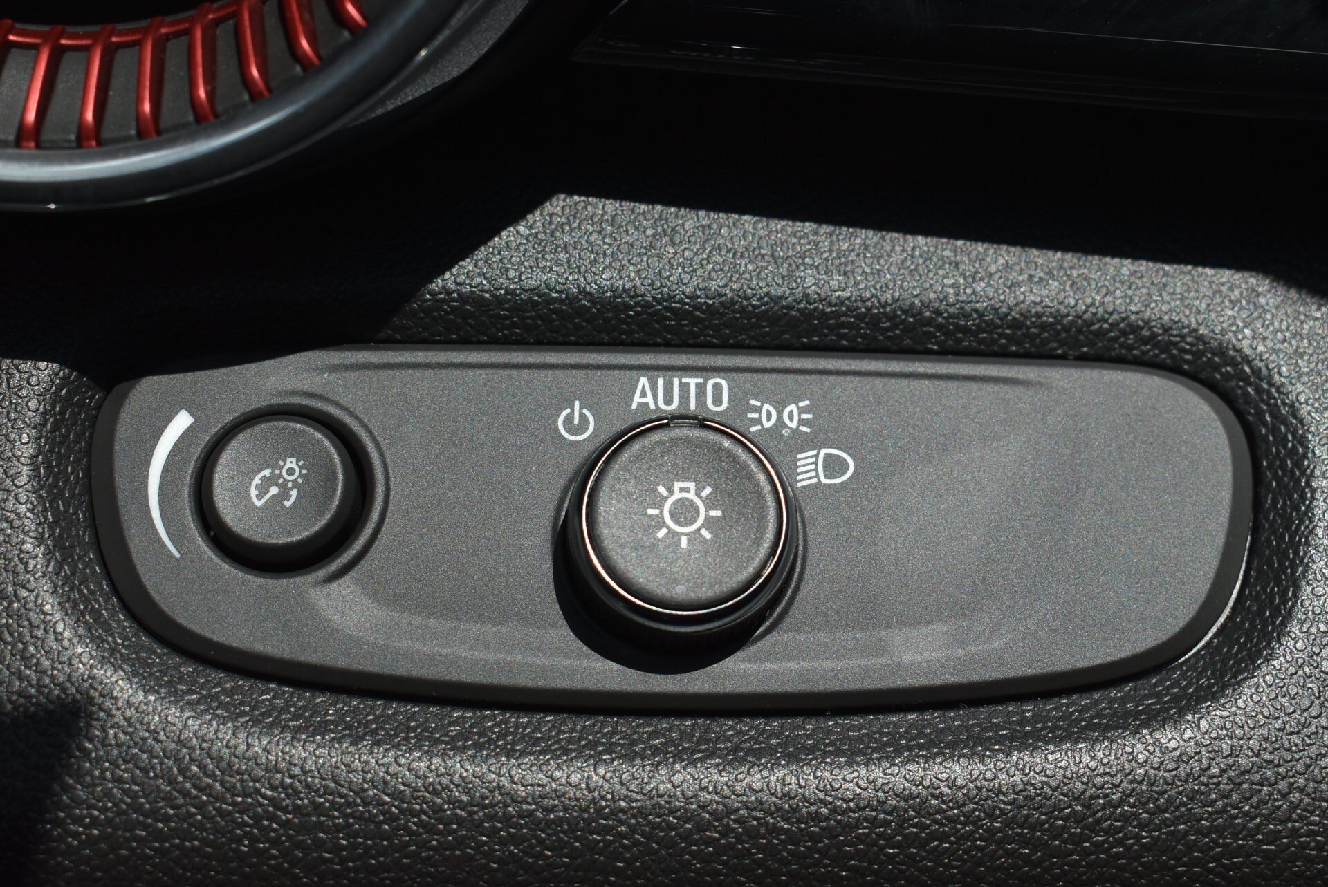 Used 2024 Chevrolet Trax RS w/ Driver Confidence Package FWD image 18