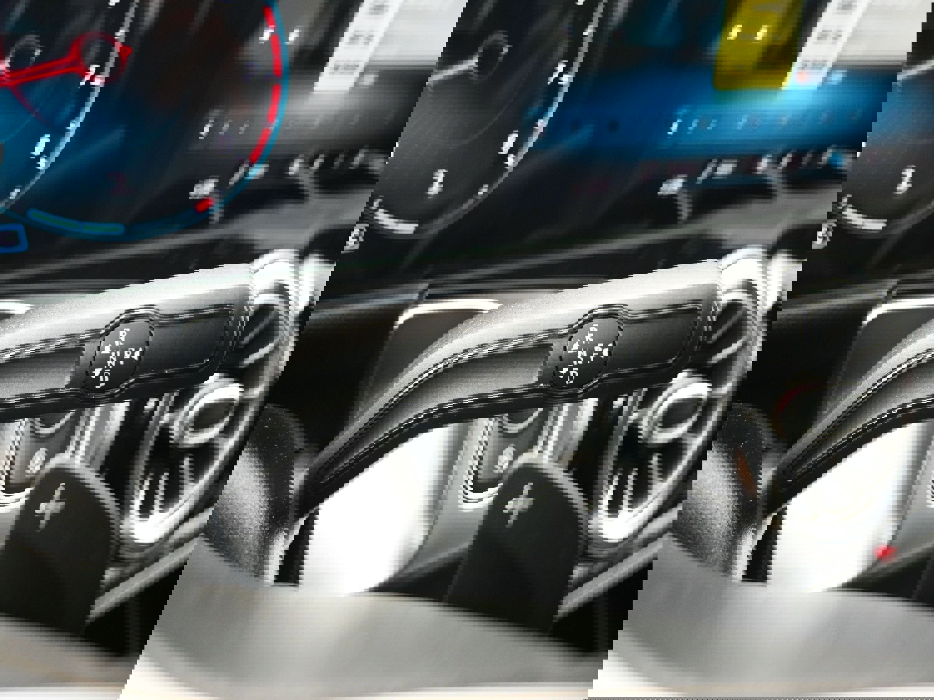 Used 2021 Mercedes-Benz GLB 250 4MATIC image 16