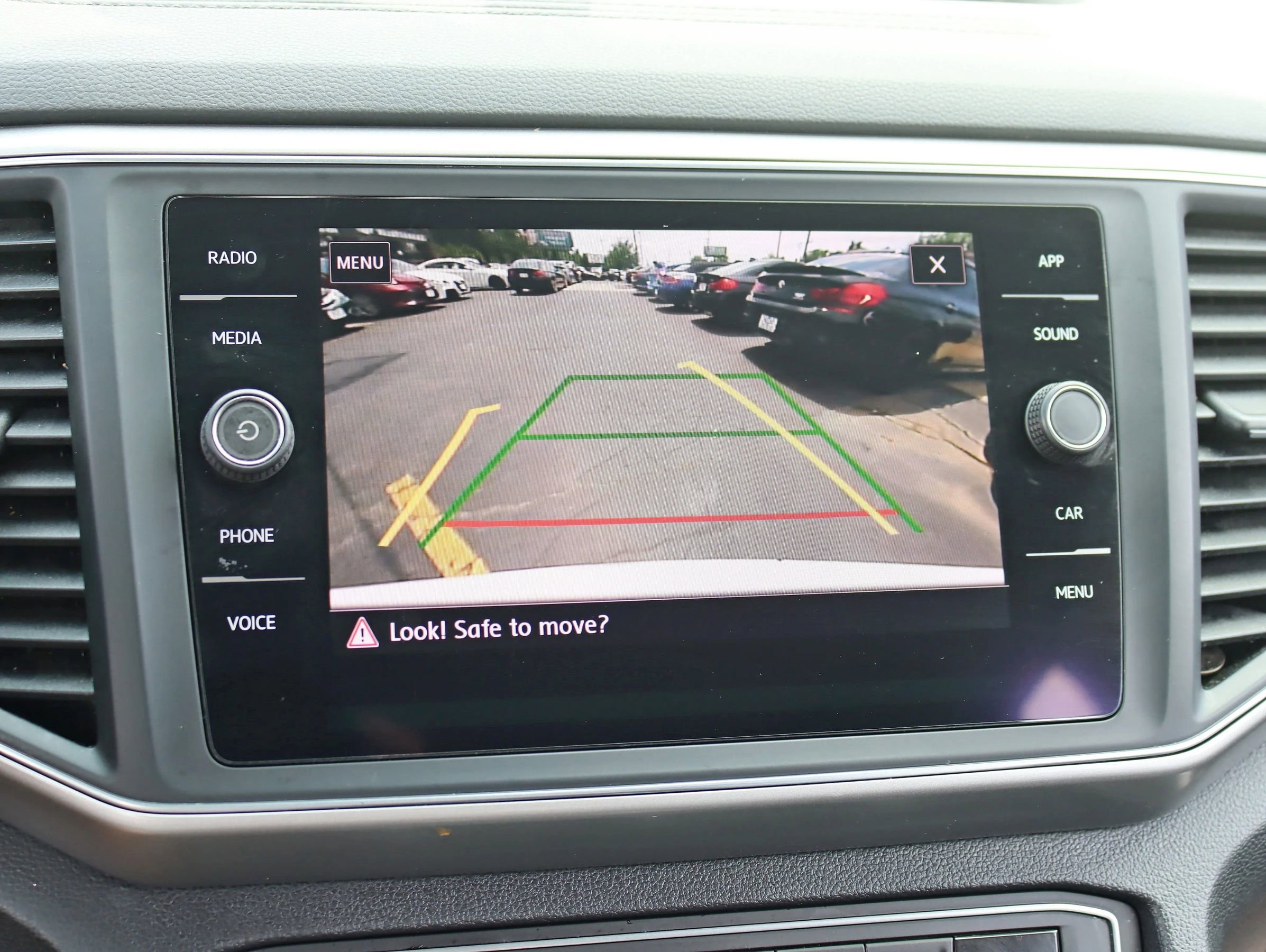 Used 2018 Volkswagen Atlas SE image 20