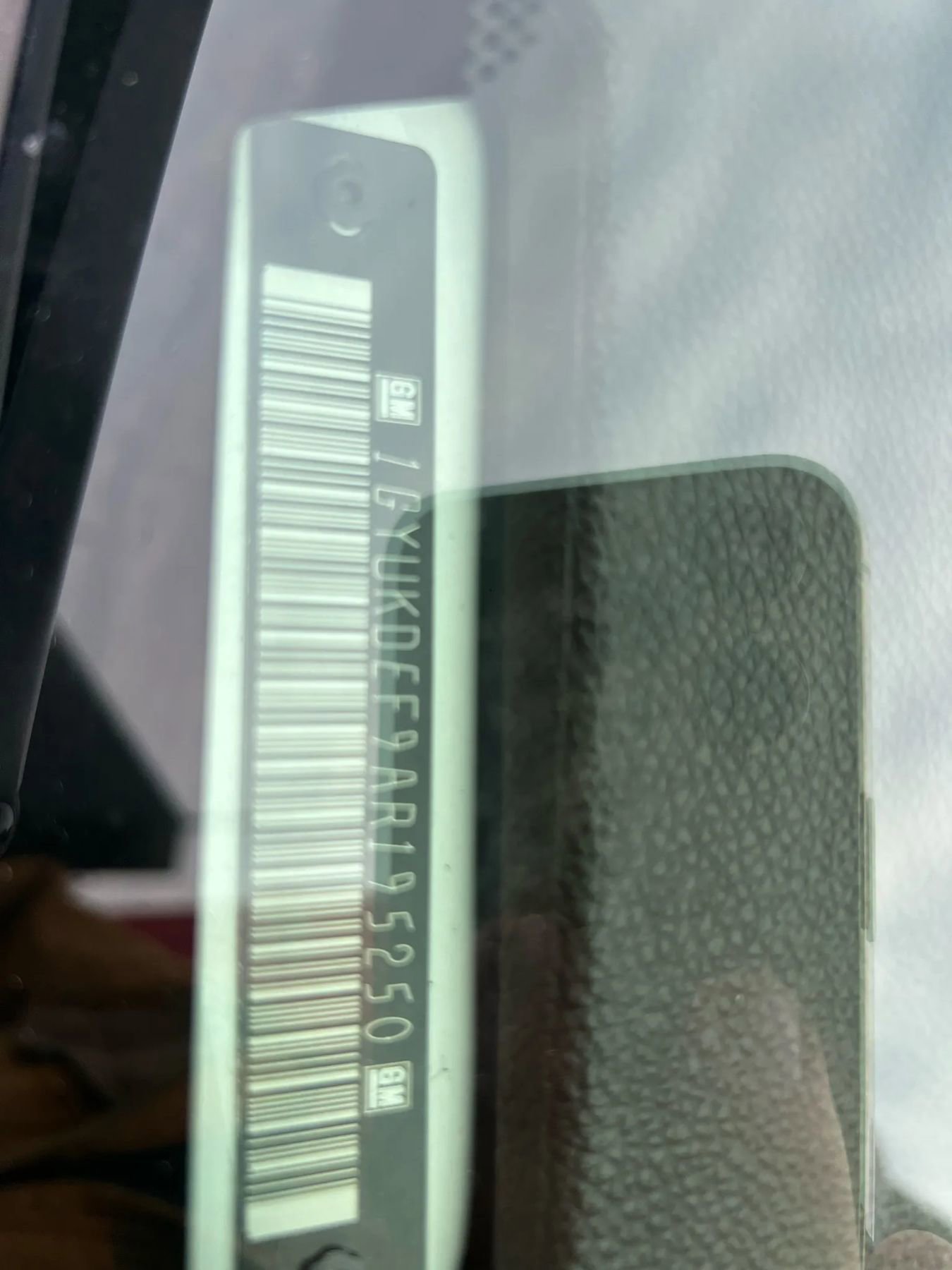 Used 2010 Cadillac Escalade Platinum image 25