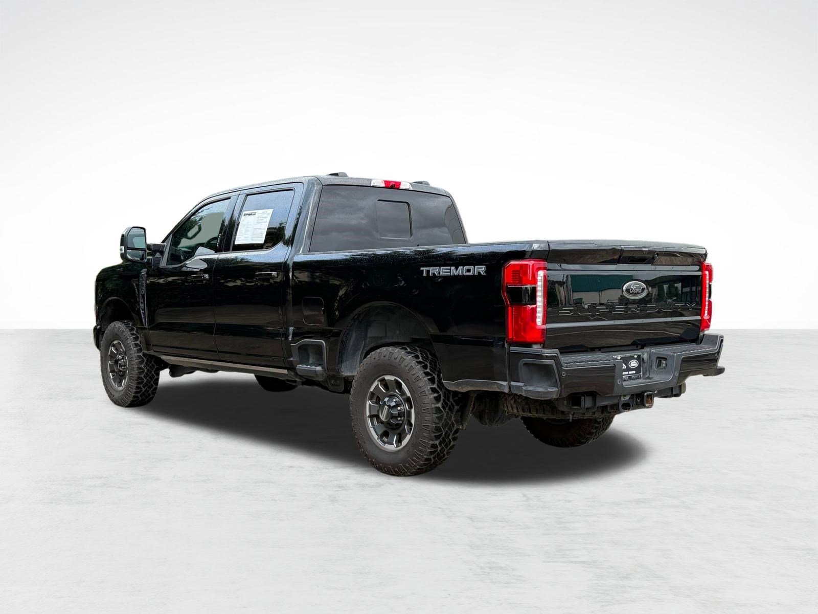 Used 2024 Ford F250 Lariat w/ Lariat Ultimate Package image 3