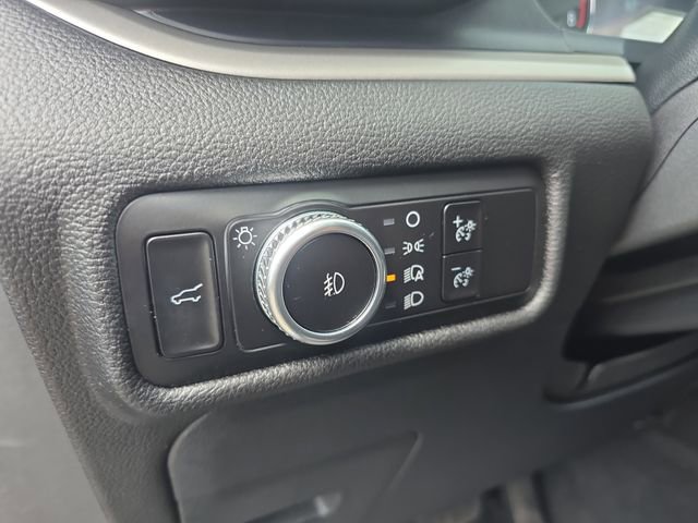 Used 2023 Ford Explorer XLT w/ Equipment Group 202A RWD image 15