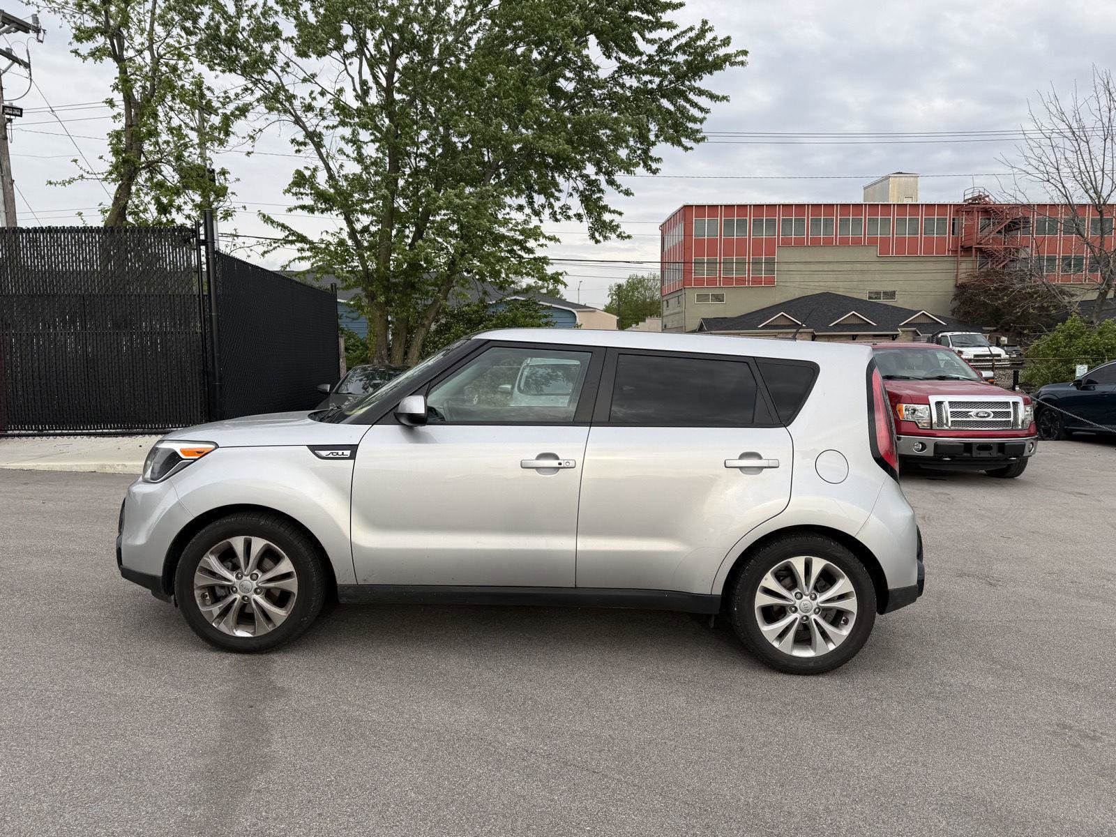 Used 2016 Kia Soul + w/ Primo Package FWD image 6