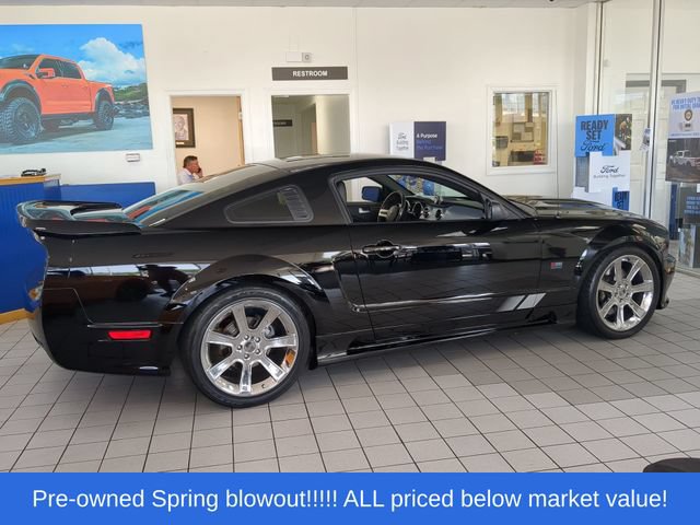 Used 2005 Ford Mustang GT Premium RWD image 11