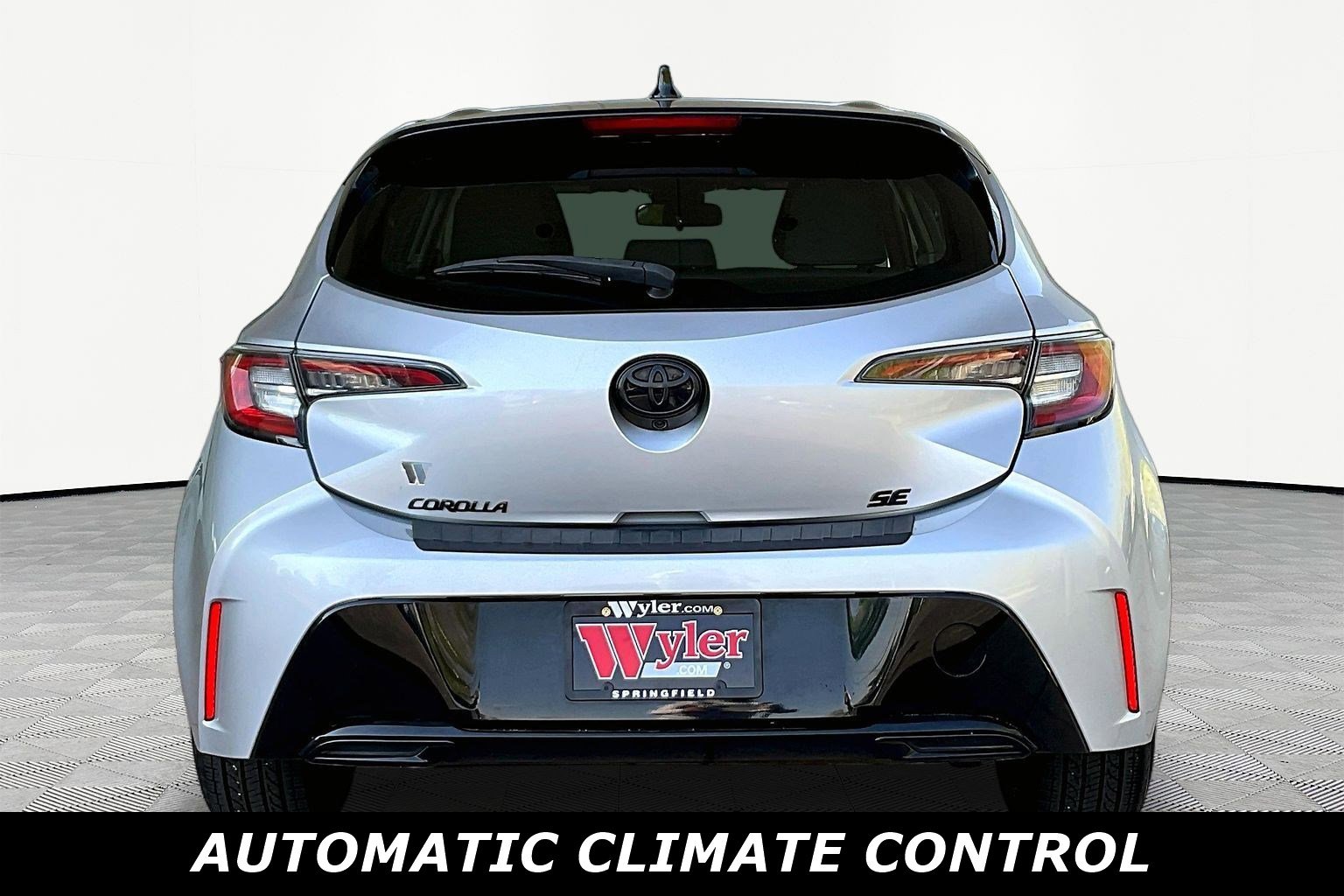 Used 2020 Toyota Corolla SE FWD image 5