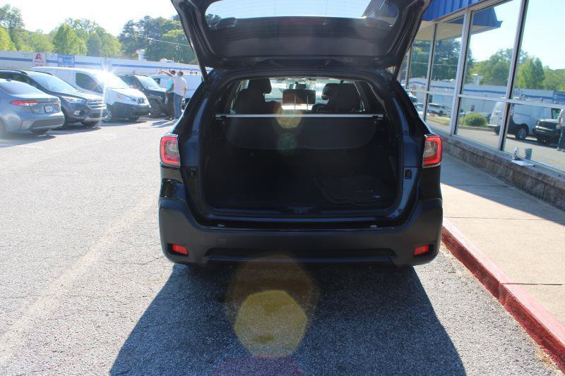 Used 2023 Subaru Outback Premium AWD/4WD image 11