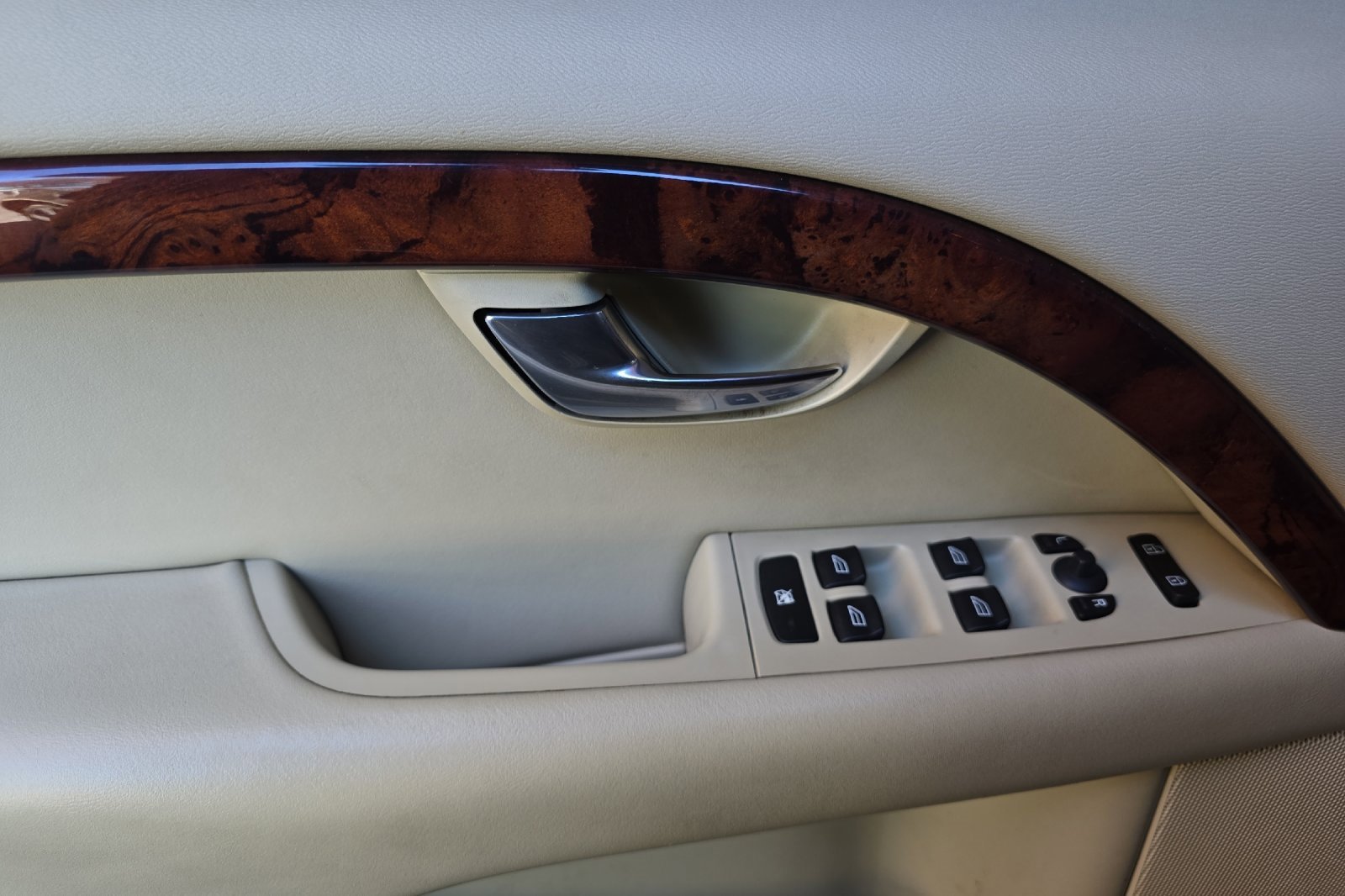 Used 2007 Volvo S80 3.2 image 12