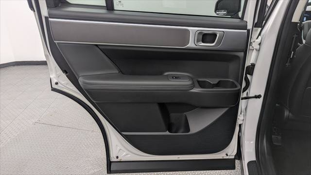 Used 2026 Hyundai Santa Fe SEL FWD image 16