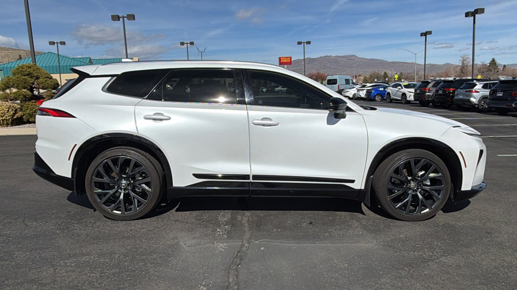 Certified 2025 Toyota Crown Signia w/ Advanced Technology Package video 2