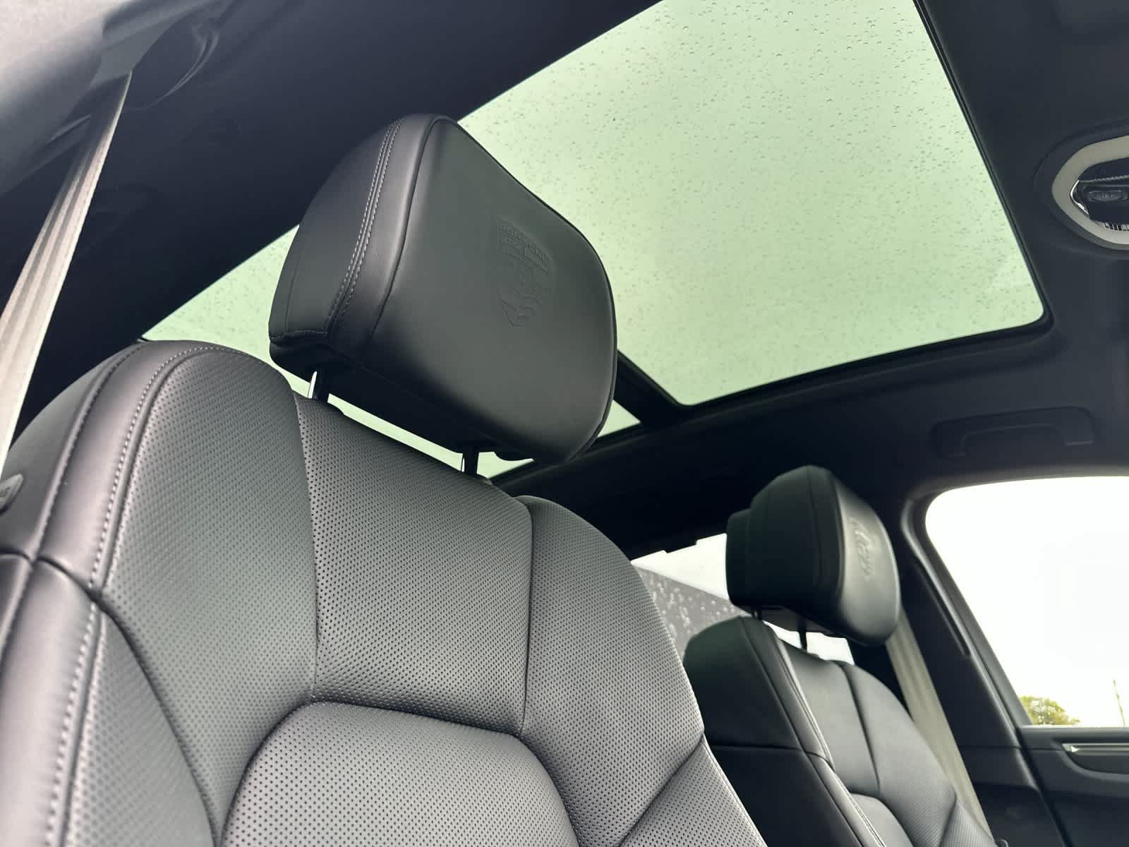 Certified 2025 Porsche Macan GTS AWD/4WD image 17