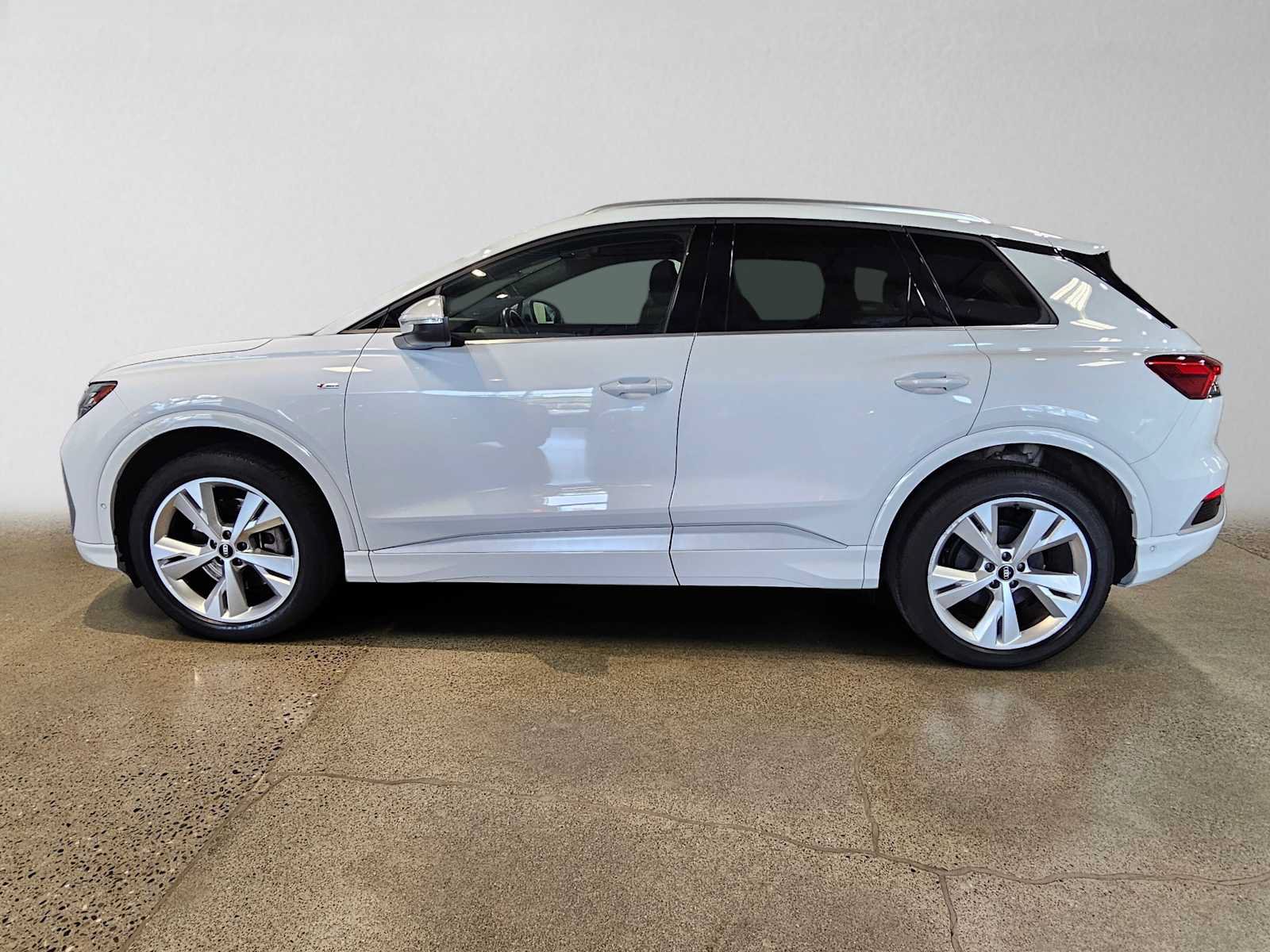 Used 2023 Audi Q4 e-tron Prestige w/ 20" Wheel Package AWD/4WD image 6