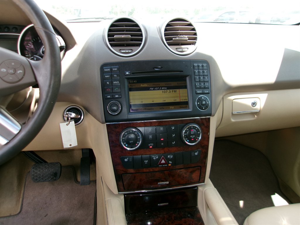 Used 2010 Mercedes-Benz ML 350 4MATIC image 26