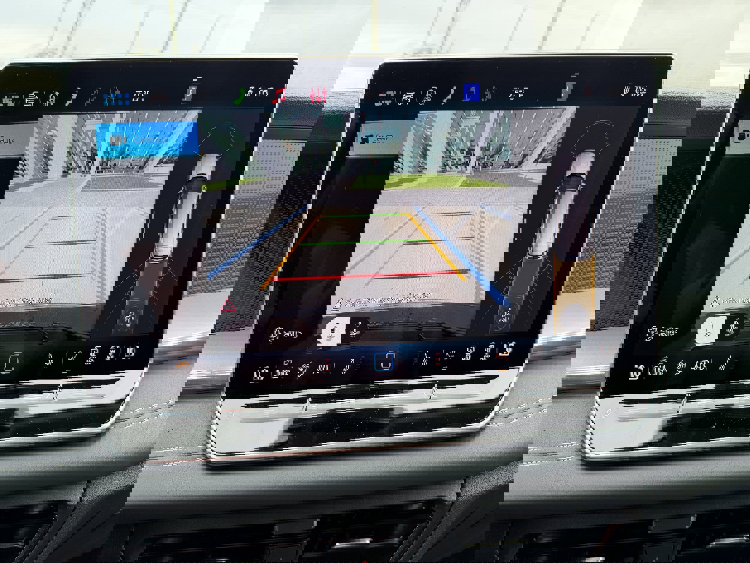 New 2026 Volkswagen Tiguan SE image 23