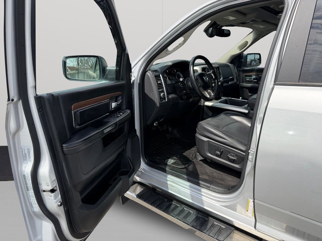 Used 2017 RAM 1500 Laramie w/ Convenience Group AWD/4WD image 17