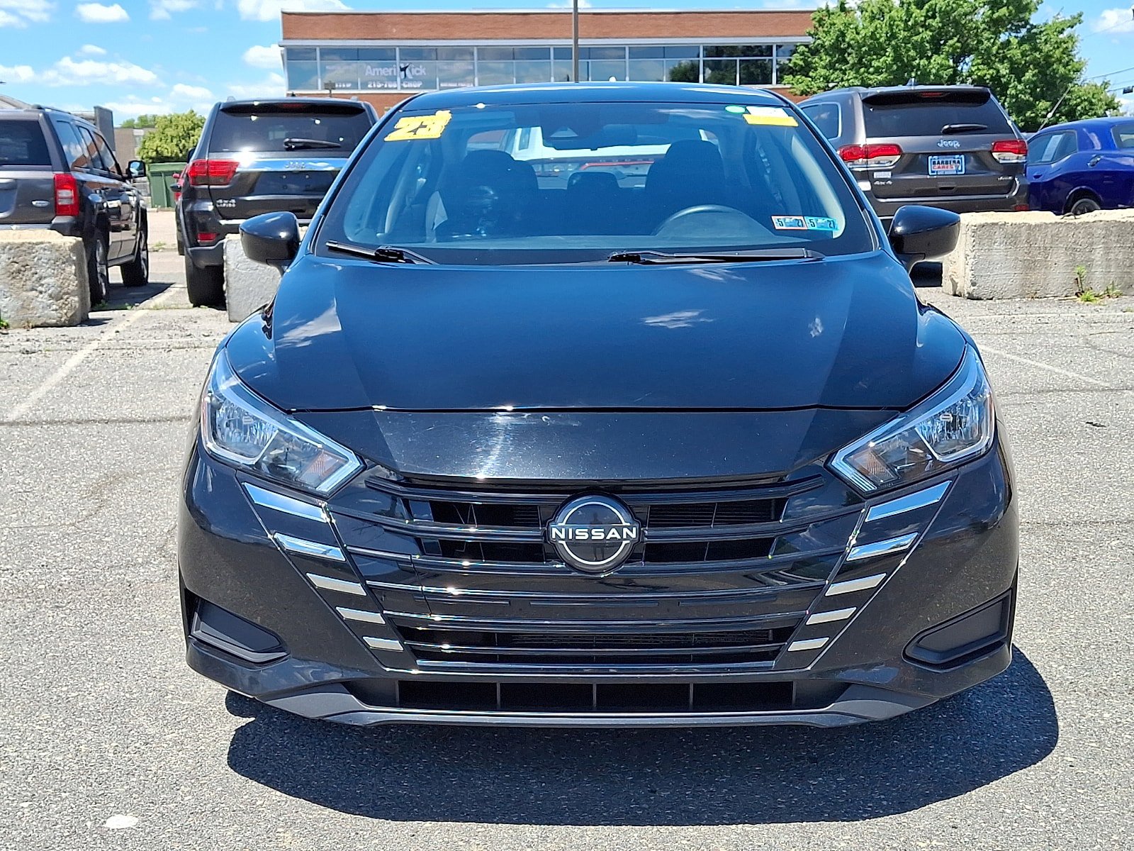 Used 2023 Nissan Versa SV FWD image 2