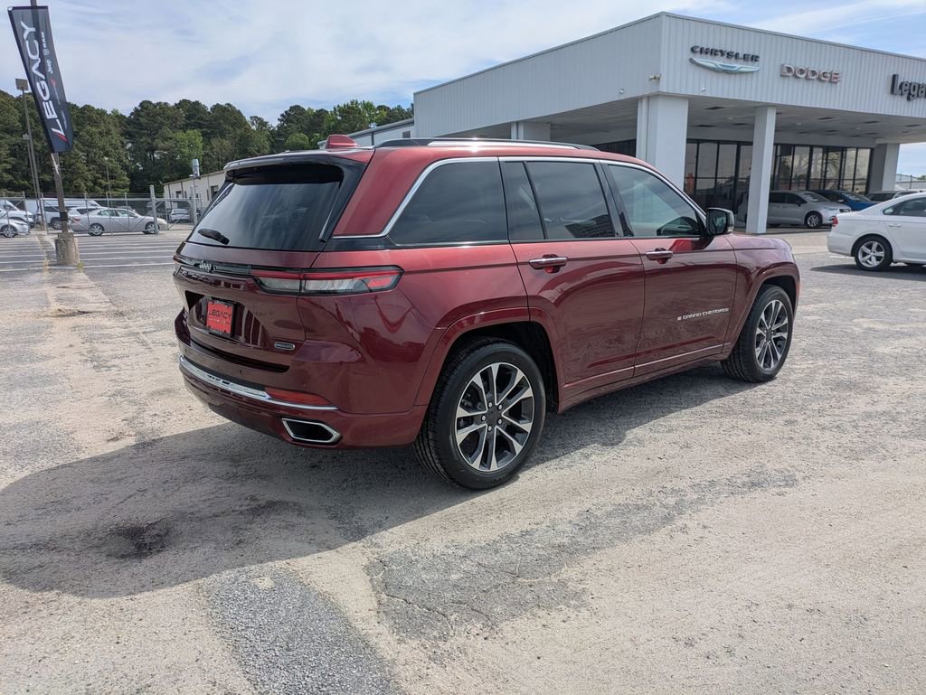 Used 2023 Jeep Grand Cherokee Overland image 3