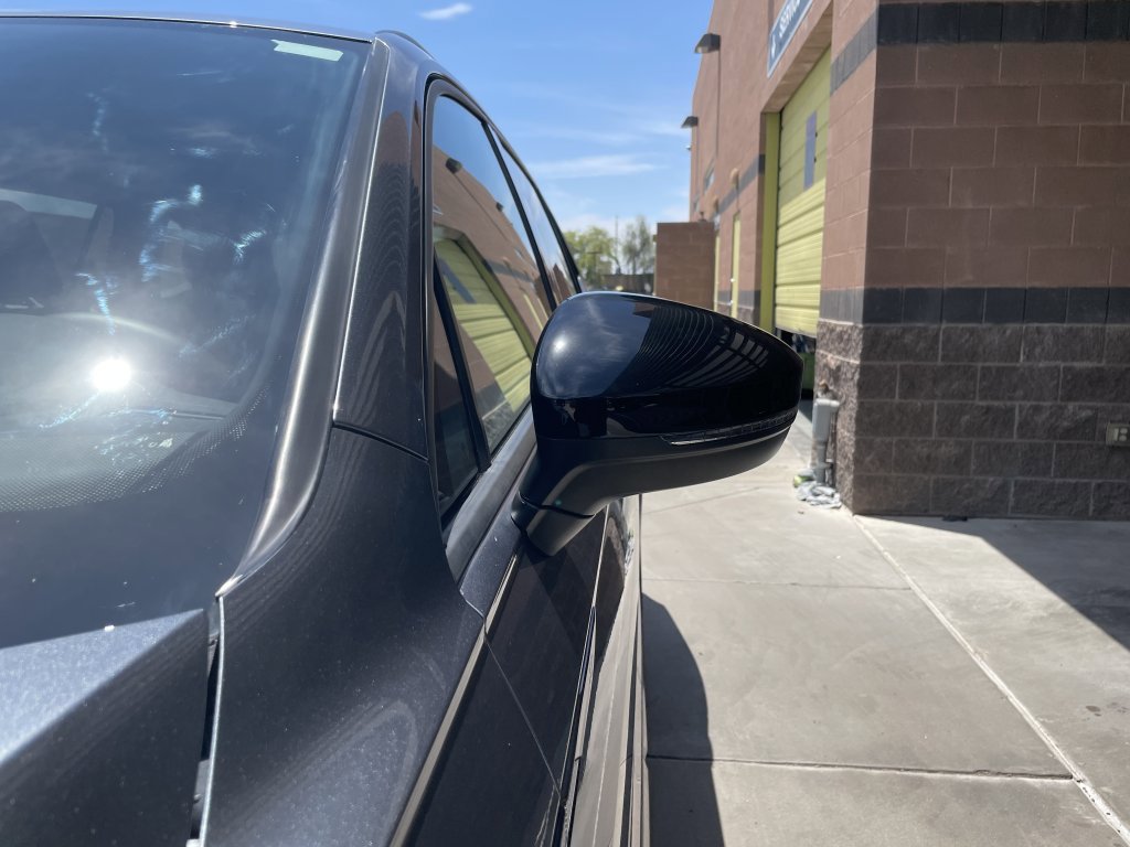 Used 2023 Volkswagen Tiguan SE R-Line image 9