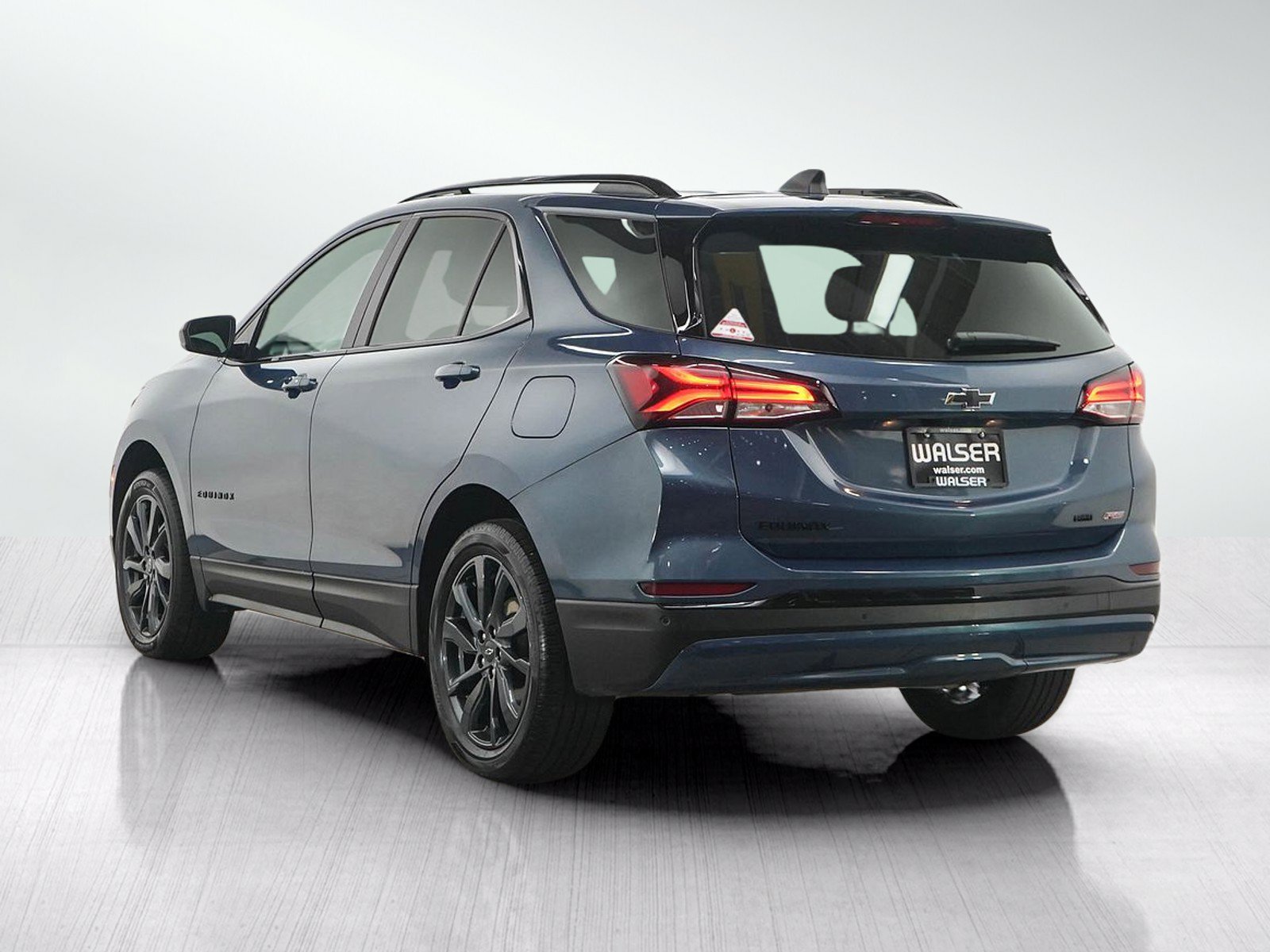 Used 2024 Chevrolet Equinox RS AWD/4WD image 3