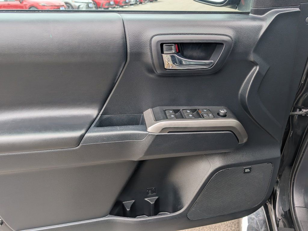 Used 2018 Toyota Tacoma Limited image 14