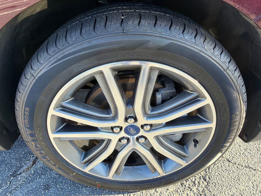 Used 2021 Ford Edge Titanium image 12