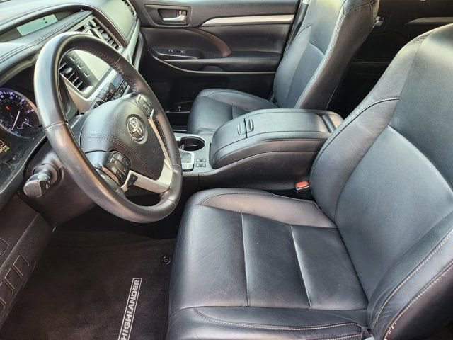 Used 2019 Toyota Highlander XLE image 4