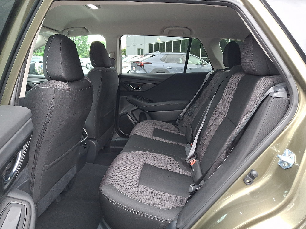 Certified 2025 Subaru Outback Premium AWD/4WD image 10