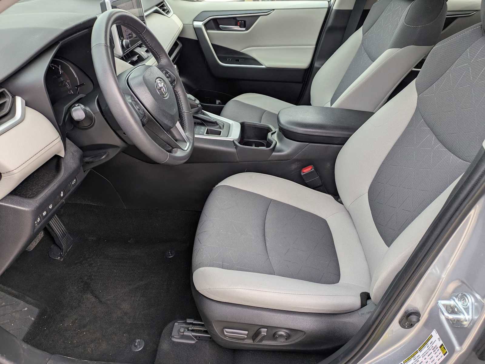 Used 2023 Toyota RAV4 XLE w/ Convenience Package AWD/4WD image 15