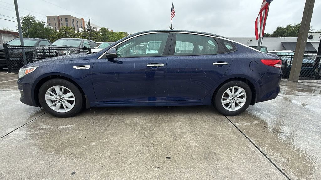 Used 2017 Kia Optima LX FWD image 11