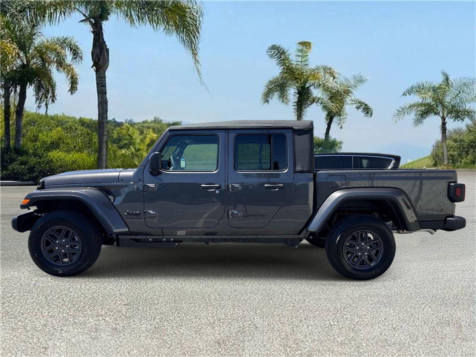 New 2026 Jeep Gladiator Sport AWD/4WD image 2
