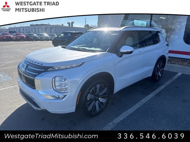 New 2026 Mitsubishi Outlander SEL FWD image 3