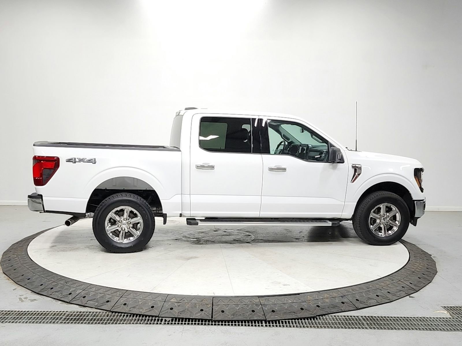 Used 2024 Ford F150 XLT w/ Mobile Office Package image 8