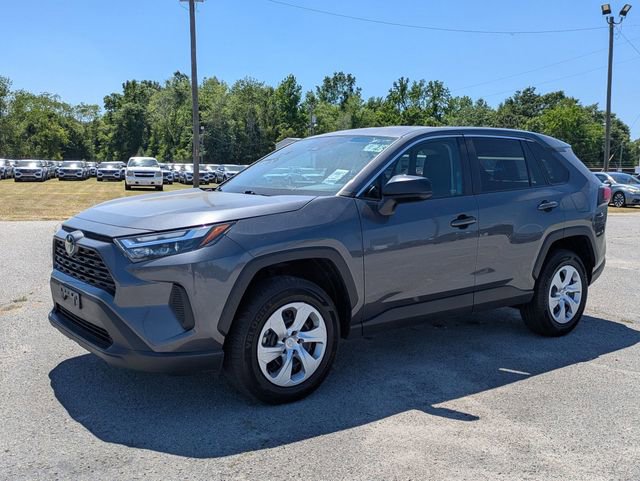 Used 2024 Toyota RAV4 LE AWD/4WD image 7