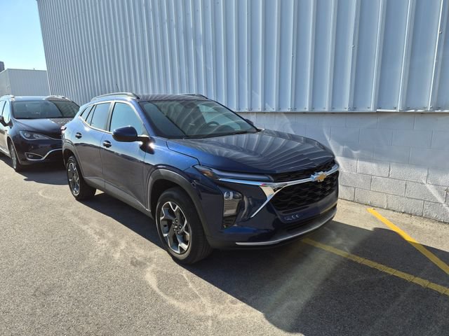 Used 2024 Chevrolet Trax LT FWD image 3