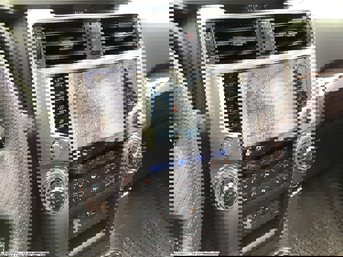 Used 2024 Toyota 4Runner Limited RWD image 10