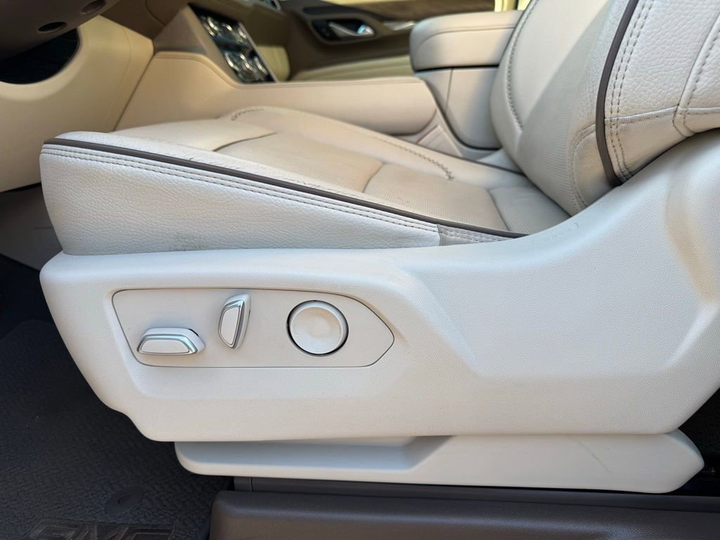 Used 2023 GMC Yukon XL Denali w/ Denali Reserve Package image 16
