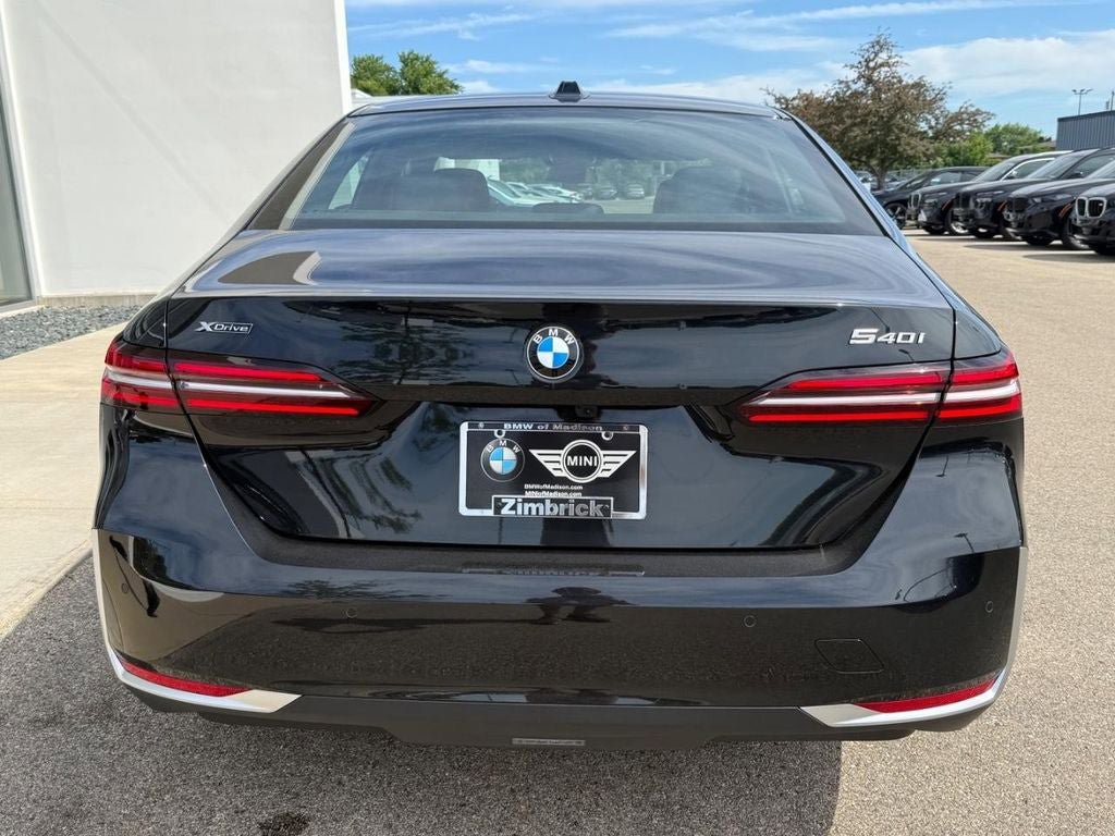 Used 2026 BMW 540i xDrive AWD/4WD image 4