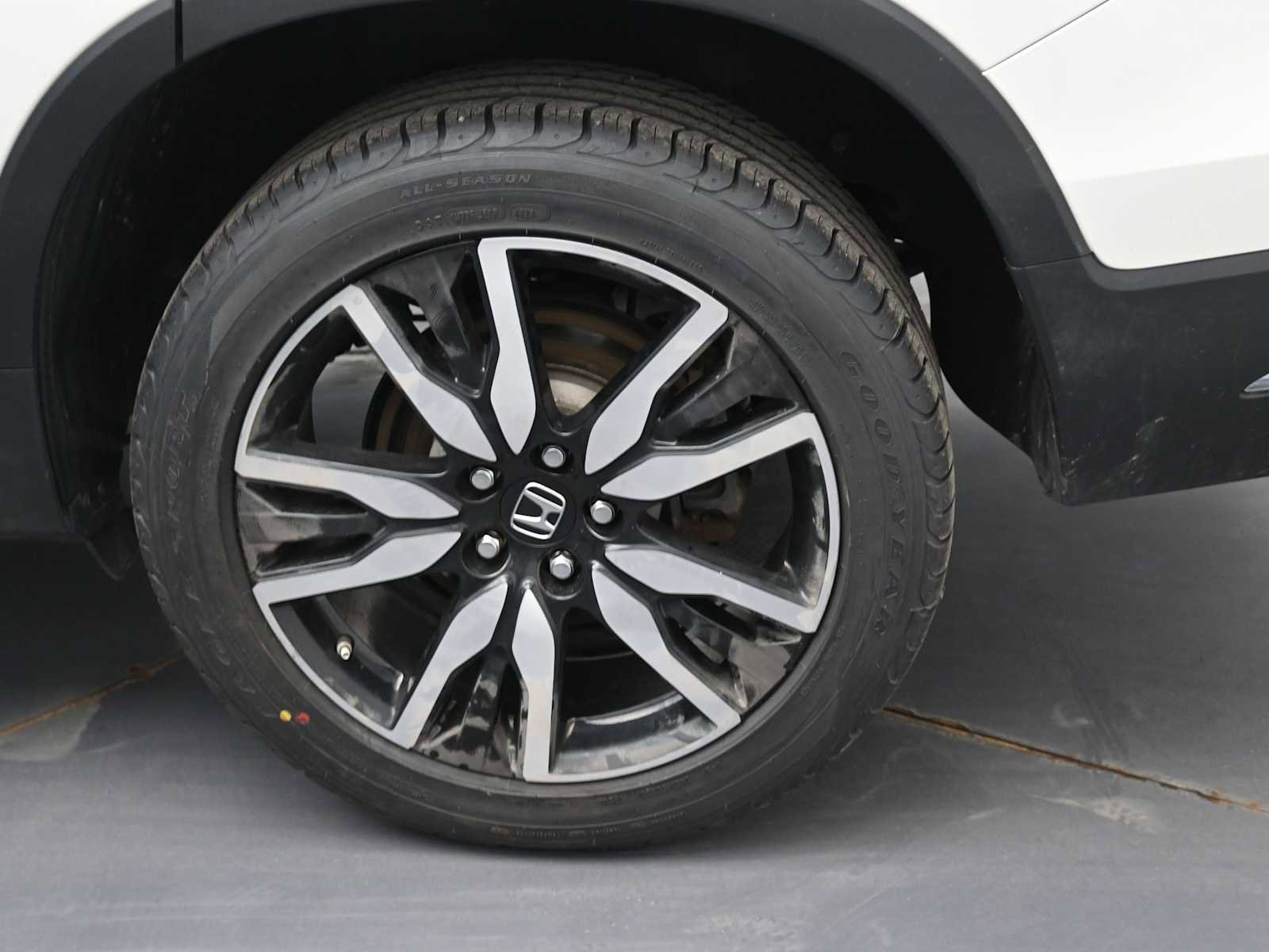 Used 2021 Honda Pilot Touring image 5