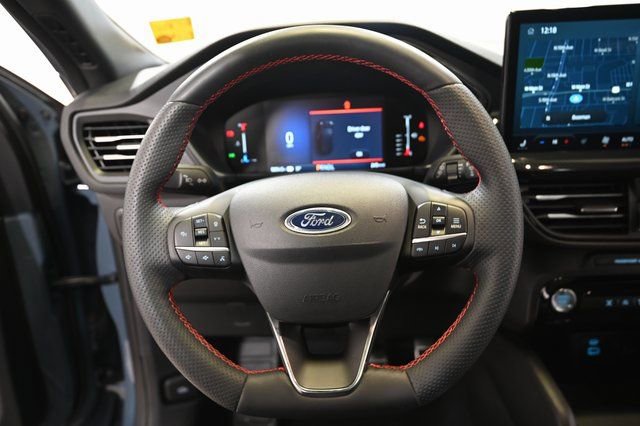 Used 2023 Ford Escape ST-Line w/ Tech Pack #1 AWD/4WD image 5