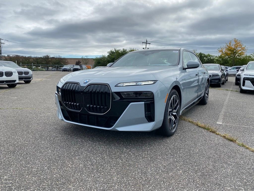 New 2026 BMW 750e xDrive w/ Executive Package image 1