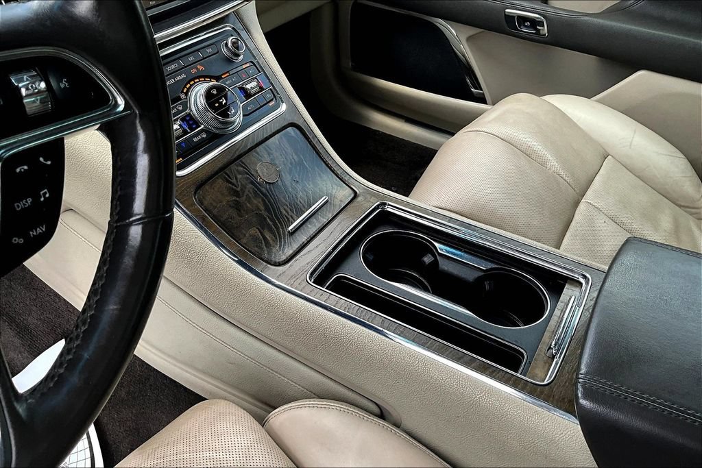 Used 2017 Lincoln Continental Reserve w/ Technology Package FWD image 14